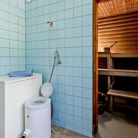 Vila Mesaani, Big For 8-person At Near Meyer Gate Turku