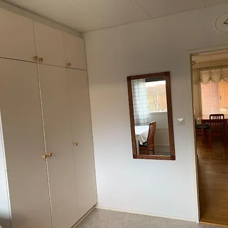 Vila Mesaani, Big For 8-person At Near Meyer Gate